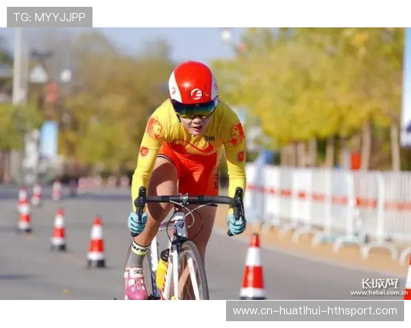 自行车公路赛终点前五人拼命冲刺,照片刷屏 自行车公路赛终点前五人拼命冲刺,照片刷屏