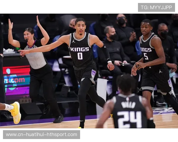 福克斯强突打板命中,国王反超比分 福克斯强突打板命中,国王反超比分