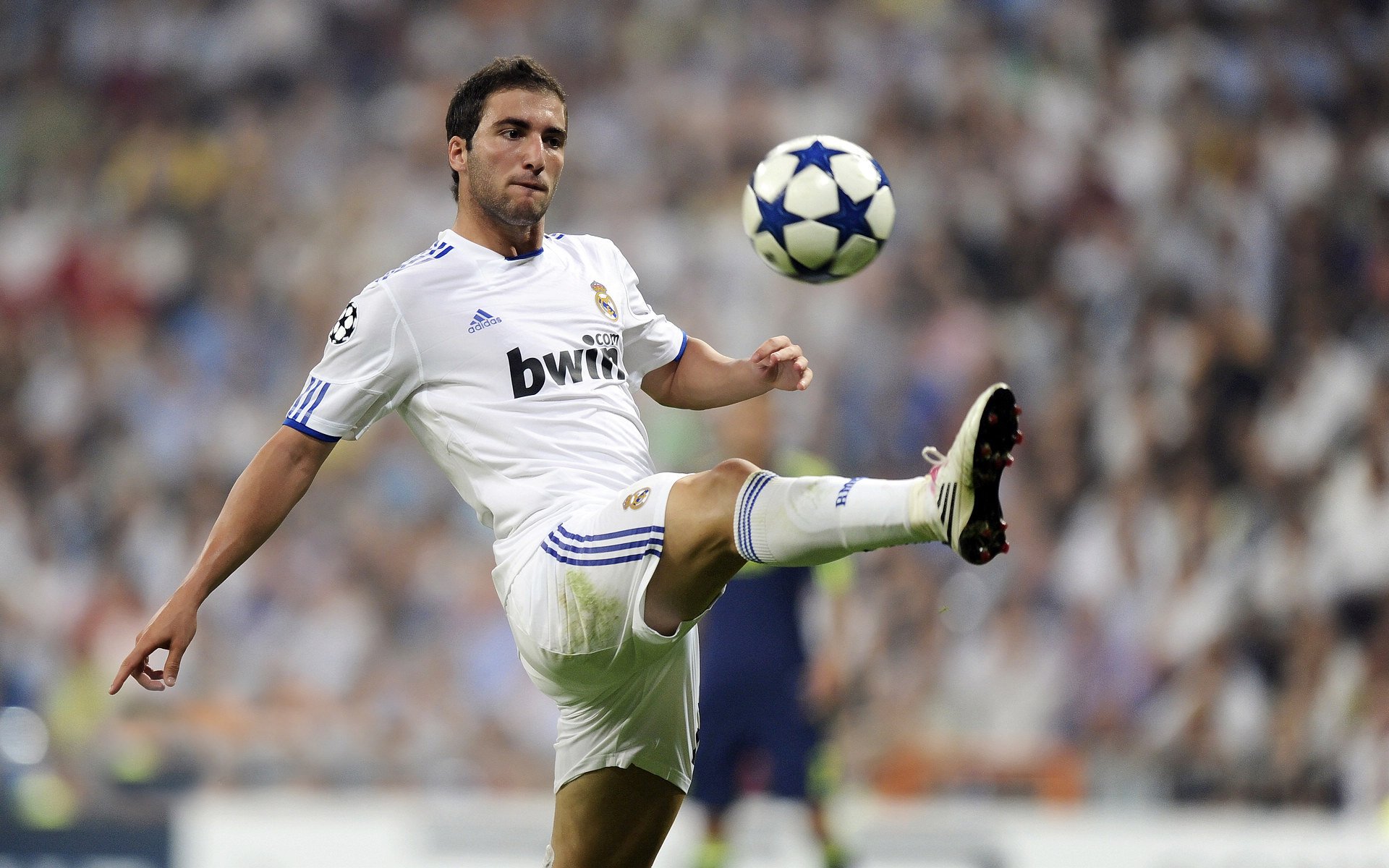 网球选手积极备战下一场比赛